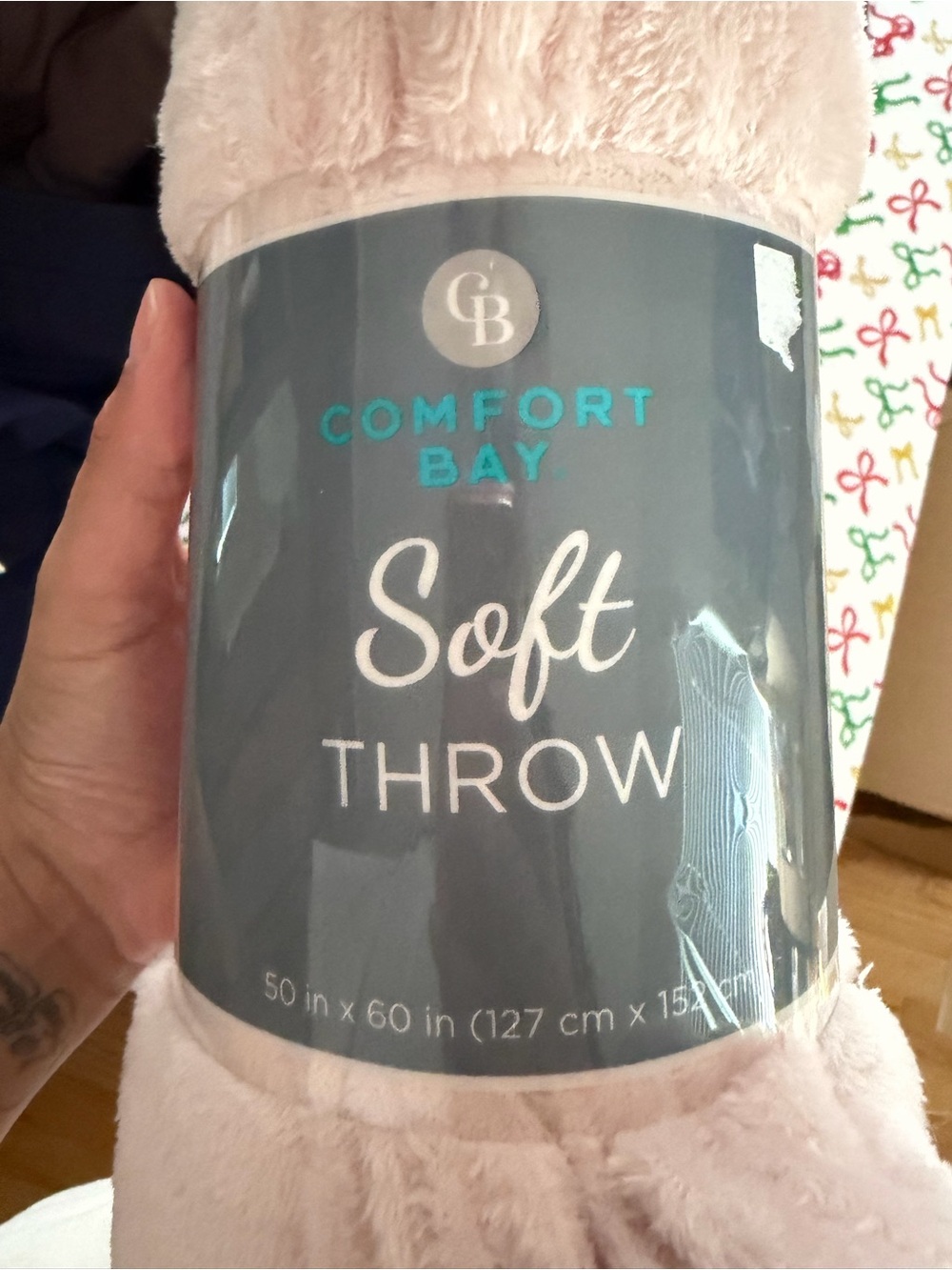 Comfort Bay Plush Throw Blanket - Light Blush